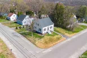 27 Glendale Dr, Waterbury, CT 06708 - Photo 2