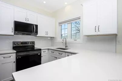 2 Beacon Square #6, Fairfield, CT 06825 - Photo 14