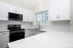 2 Beacon Square, Fairfield, CT 06825 - Photo 14