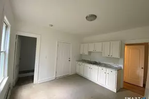 220 Maplewood Ave, Bridgeport, CT 06605 - Photo 8