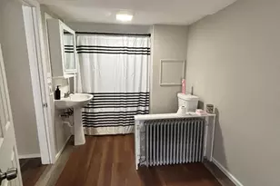 8 Thompson Ct, Enfield, CT 06082 - Photo 16