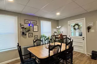 8 Thompson Ct, Enfield, CT 06082 - Photo 6