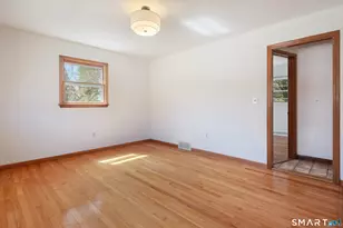 155 Emerald Pl, Stratford, CT 06614 - Photo 8