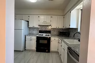 140 Thompson St, East Haven, CT 06513 - Photo 4