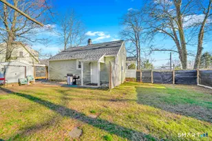 245 Mill Plain Ave, Waterbury, CT 06705 - Photo 6