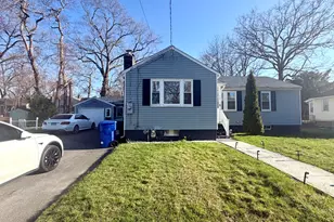 75 Elizabeth Ave, Bloomfield, CT 06002 - Photo 1