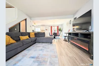 18 Cadbury Place, Naugatuck, CT 06770 - Photo 10