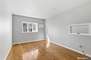 34 Pleasant St, New Britain, CT 06051 - Photo 4