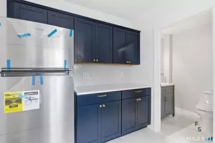 34 Pleasant St, New Britain, CT 06051 - Photo 8