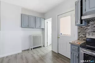 137 Linnmoore St, Hartford, CT 06114 - Photo 26