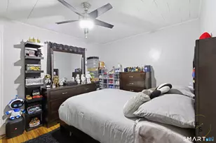 137 Linnmoore St, Hartford, CT 06114 - Photo 20