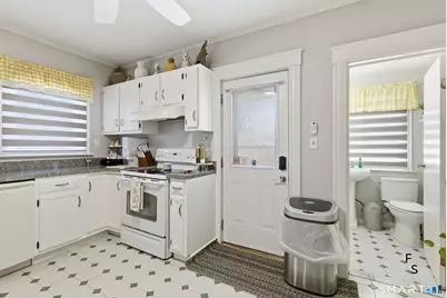 137 Linnmoore Street, Hartford, CT 06114 - Photo 10