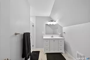 65 Elm St, East Haven, CT 06512 - Photo 34