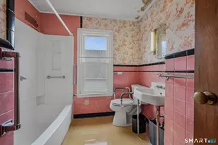 71 S Washington Ave, East Lyme, CT 06357 - Photo 22