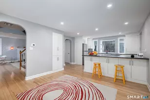 14 Giles St, Hamden, CT 06517 - Photo 8