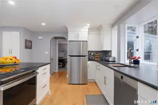 14 Giles St, Hamden, CT 06517 - Photo 6