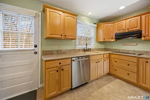 825 Farmington Dr, Cheshire, CT 06410 - Photo 14