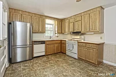 15 Locust Street, Milford, CT 06461 - Photo 6