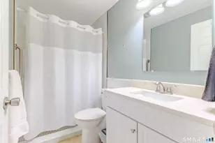 1001 Old Colony Rd, Meriden, CT 06451 - Photo 24