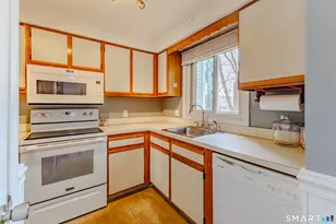 1001 Old Colony Rd, Meriden, CT 06451 - Photo 16