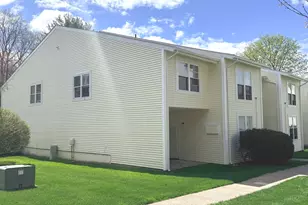 801 Pleasant Valley Condo Rd, South Windsor, CT 06074 - Photo 2