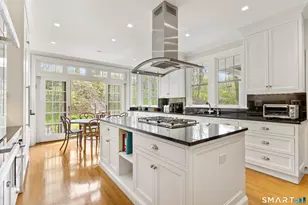 215 Ocean Dr W, Stamford, CT 06902 - Photo 16