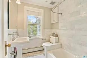 215 Ocean Dr W, Stamford, CT 06902 - Photo 32