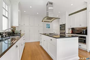 215 Ocean Dr W, Stamford, CT 06902 - Photo 18