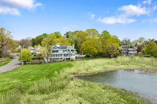 70 Kenilworth Dr E, Stamford, CT 06902 - Photo 2