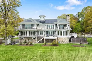 70 Kenilworth Dr E, Stamford, CT 06902 - Photo 1