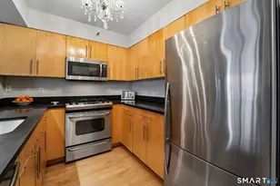 25 Forest St, Stamford, CT 06901 - Photo 6