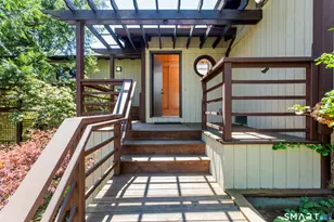 155 Labbance Ln, Fairfield, CT 06824 - Photo 4