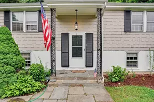 6 Lighthouse Ln, Norwalk, CT 06851 - Photo 2