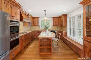 231 Roxbury Rd, Stamford, CT 06902 - Photo 10