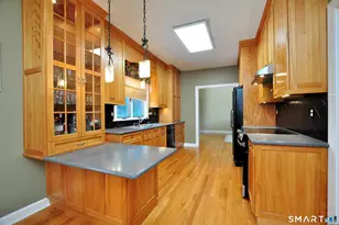 98 Old Farms Rd, Glastonbury, CT 06073 - Photo 12