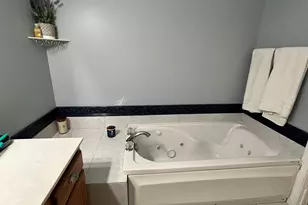 39 Asia Cir, Bridgeport, CT 06610 - Photo 10