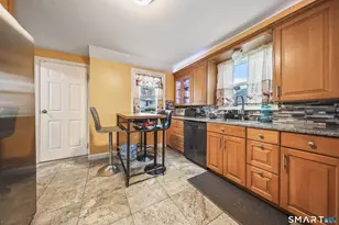 231 Capitol Ave, Waterbury, CT 06705 - Photo 8