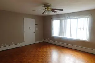 45 Oakview Cir, Bridgeport, CT 06604 - Photo 2