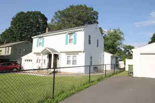52 Gail Dr, Waterbury, CT 06704 - Photo 2