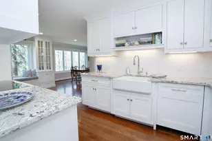 5 Shirecrest, Avon, CT 06001 - Photo 2