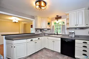 44 Climax Rd, Simsbury, CT 06070 - Photo 14