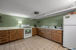 17 Layton St, West Hartford, CT 06110 - Photo 24
