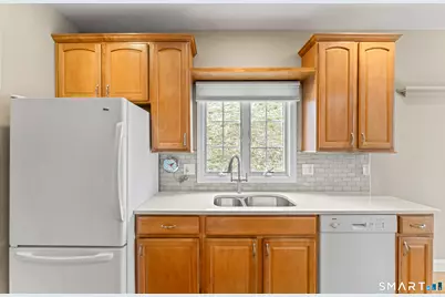 18 Spring Ridge Court #18, Danbury, CT 06811 - Photo 10