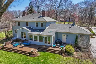 21 Shawnee Ln, Monroe, CT 06468 - Photo 2