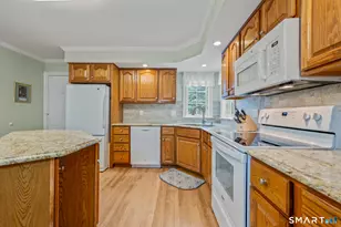386 Georgetown Dr, Watertown, CT 06795 - Photo 4