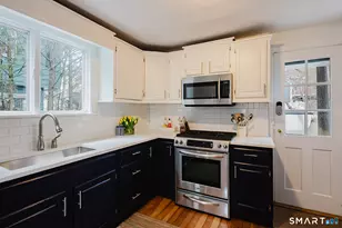 457 Wilson St, Fairfield, CT 06825 - Photo 16