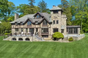 47 Carriglea Dr, Greenwich, CT 06878 - Photo 2