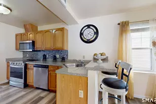 64 Osten Blvd, Hartford, CT 06106 - Photo 6