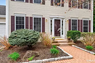 114 Fox Hollow, Avon, CT 06001 - Photo 2