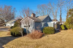 71 Beach Ave, Madison, CT 06443 - Photo 2
